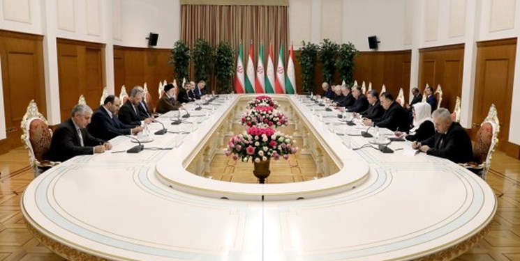 رئیسی در نشست هیات‌های ایران و تاجیکستان: اشتراکات متعدد میان طرفین زمینه مناسبی برای گسترش روابط دوجانبه است