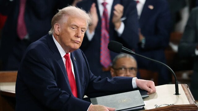 ببینید | استدلال عجیب ترامپ درباره ایران: وقتی اینقدر نفت دارید، لازم نیست غنیسازی کنید! / من از مذاکره راضی نیستم ببینید | استدلال عجیب ترامپ درباره ایران: وقتی اینقدر نفت دارید، لازم نیست غنیسازی کنید! / من از مذاکره راضی نیستم